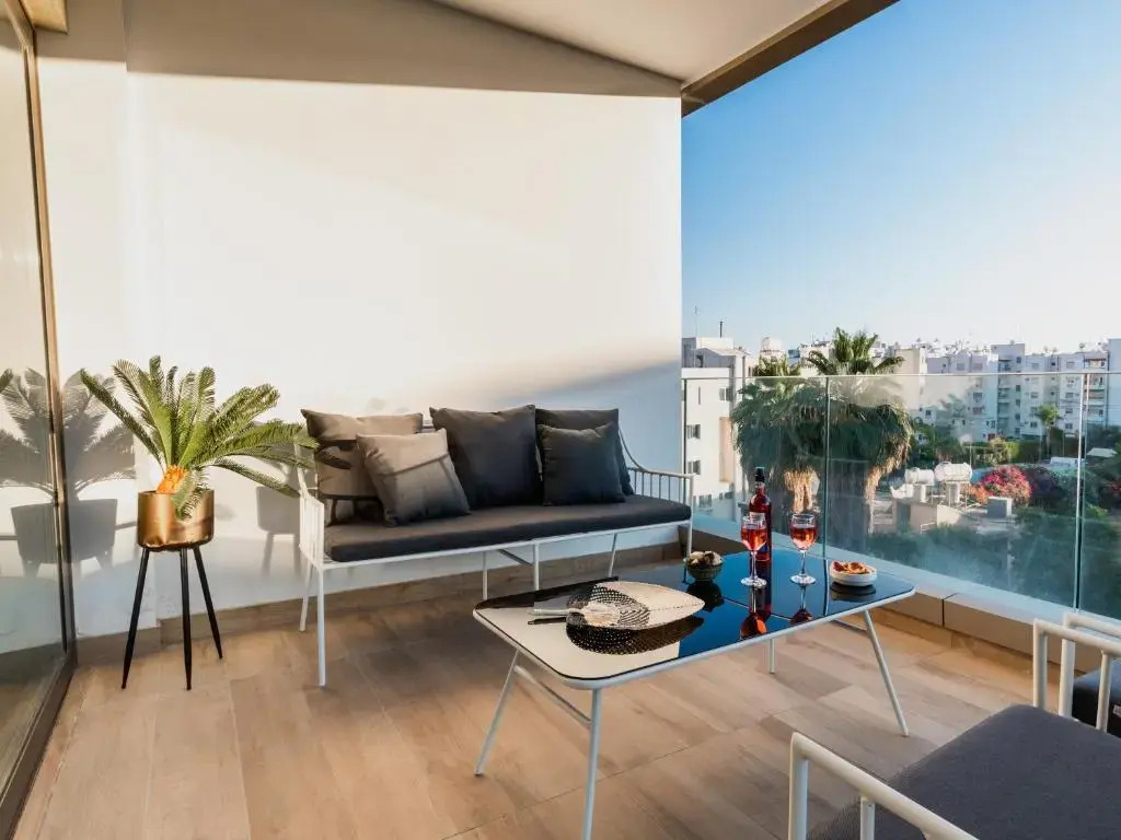 Sanders Crystal 2 Limassol