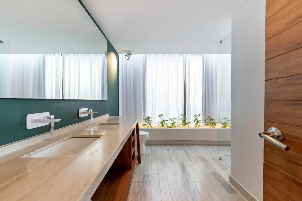 407 Stunning penthouse apartment for 2