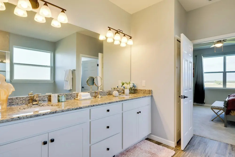 6 Mi to Sirenia Vista: Cape Coral Retreat w/ Grill