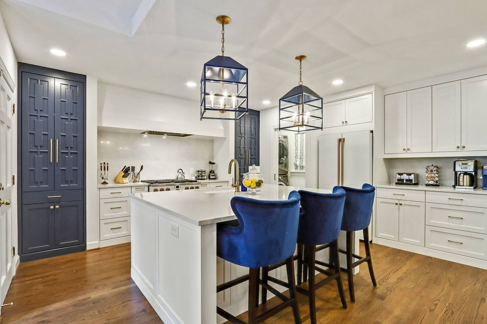 Luxe Cozy Buckhead 4BD 3 5 Private Sleeps 8