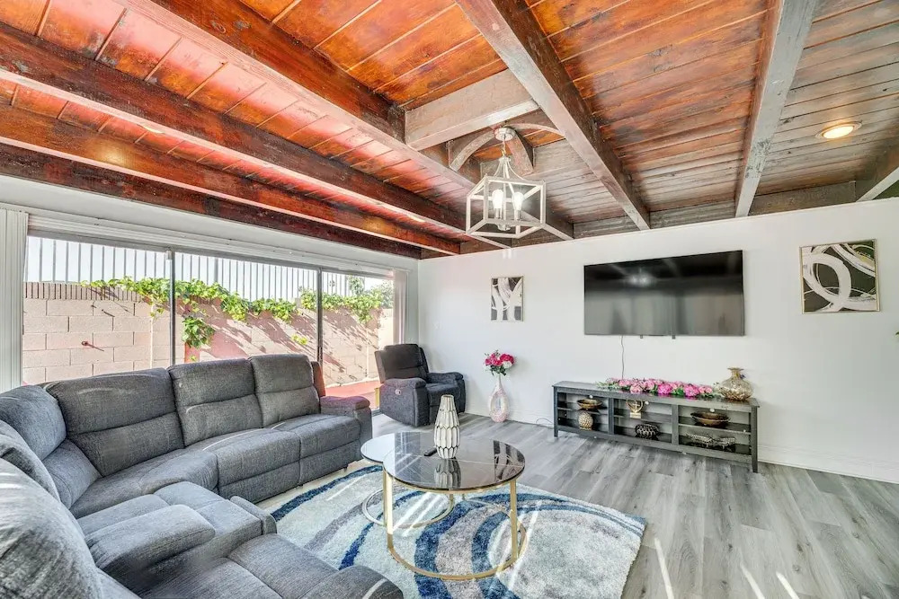 Furnished Patio! South Central Home 14 Mi to Dtla