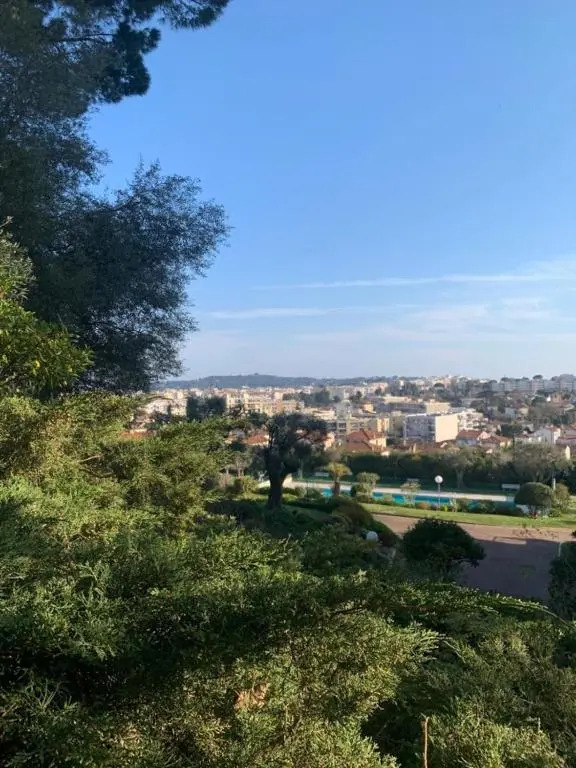 Le Chambord Stylish 2-bedroom apartment with breathtaking view in Antibes