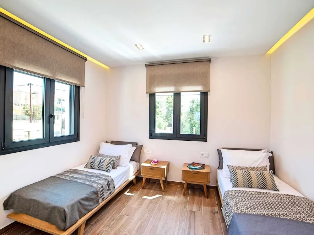 2 New Villas Next Each Other, Pool, Rent Separately or Together at Kournas Lake