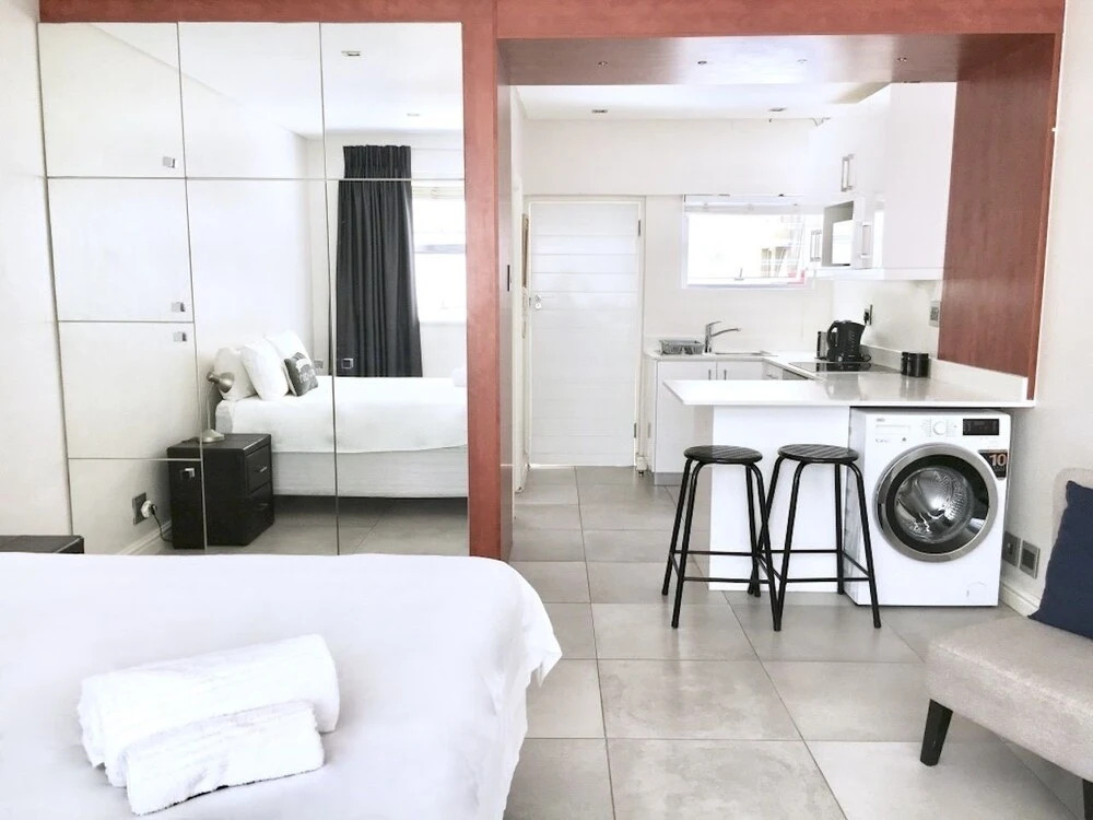 Sandringham Bachelor Beach Road
