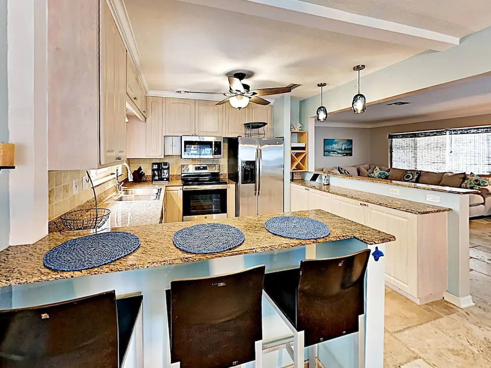 New Listing! Charming Getaway W/ Screened Pool 2 Bedroom Home