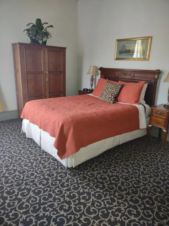 The Lafayette Inn