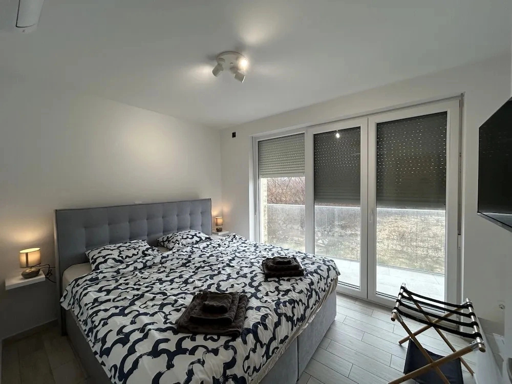Apartment Mariner 2 With Heated Pool