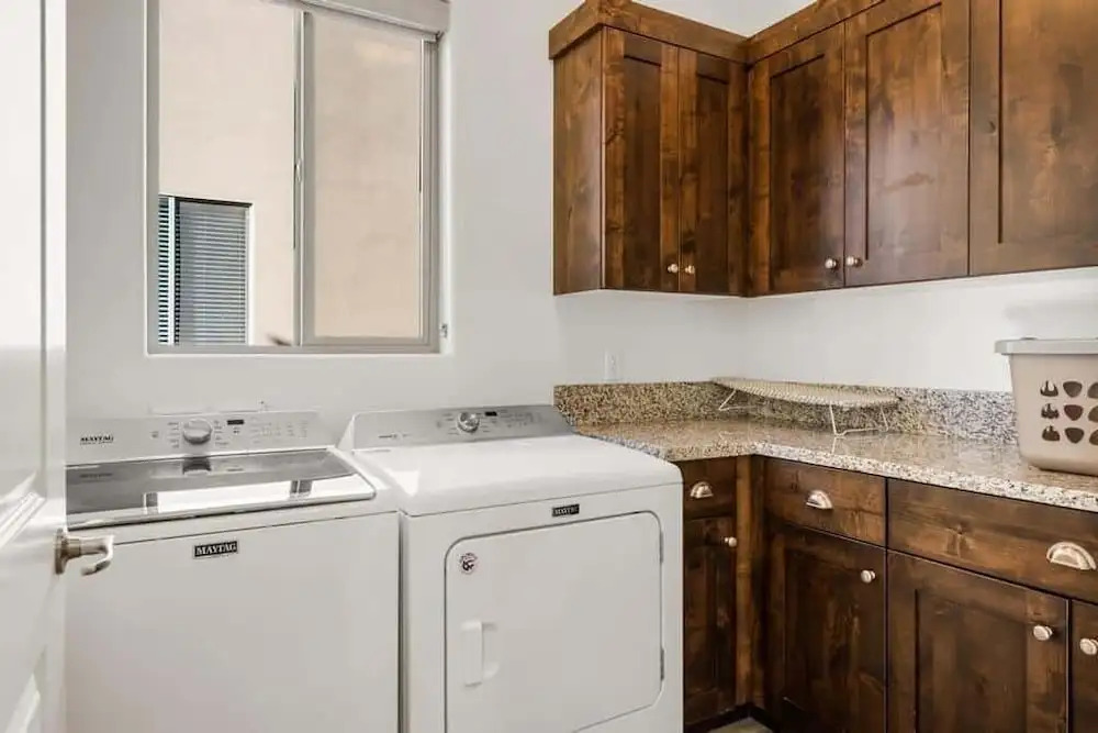 Desert Solitaire #101 6 Bedroom Townhouse