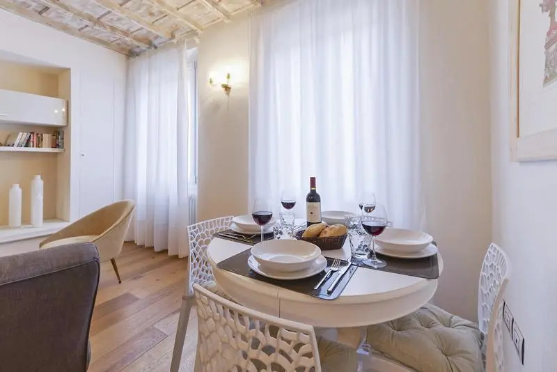 Don Giovanni Halldis Apartment
