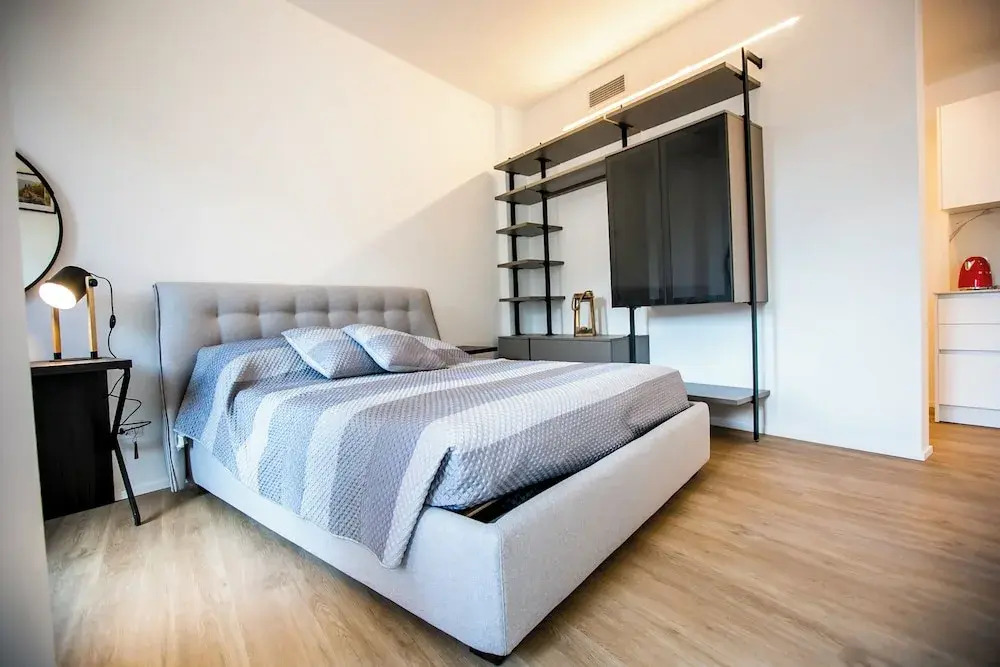 Como Lakeside Suites