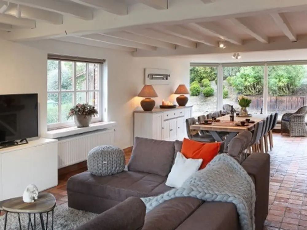 Atmospheric Holiday Home Situated in a Quiet Residential Area near Beach