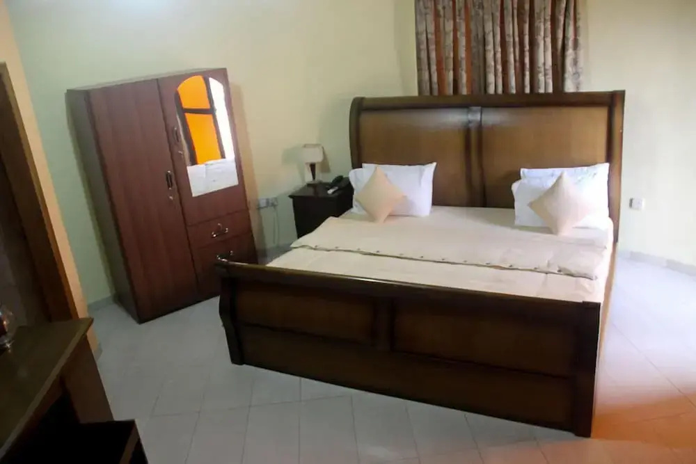 Ponderosa Travel Lodge