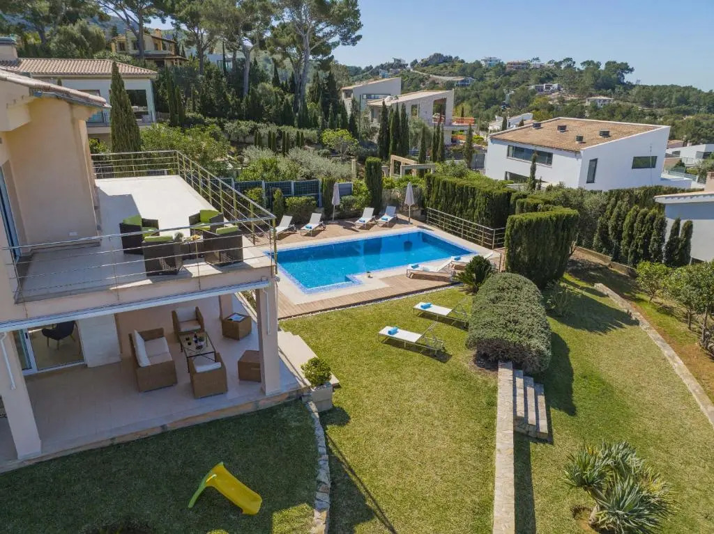 Villa Garau / Heura 8
