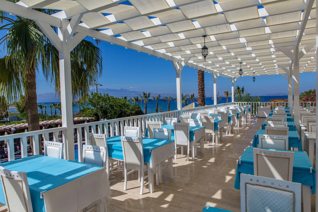 Golden Beach Resort & Spa