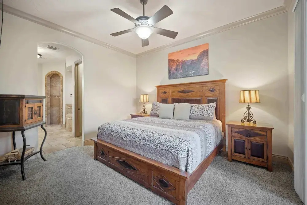 Western Front - Rustic Charm & Comfort