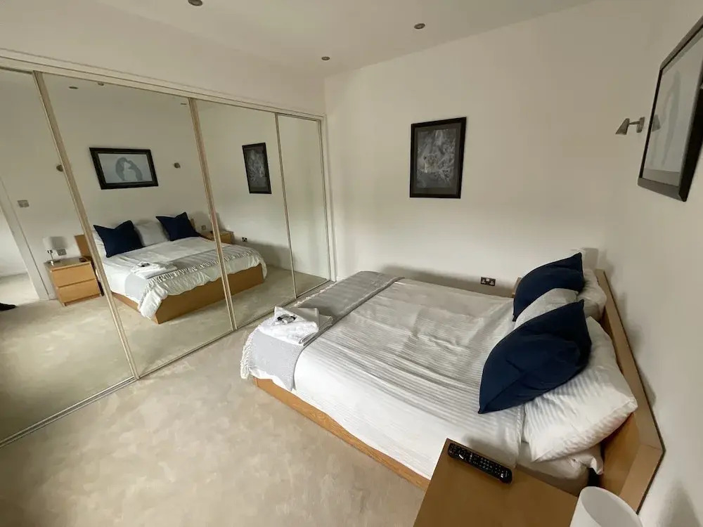 Earle House Serviced Apartments