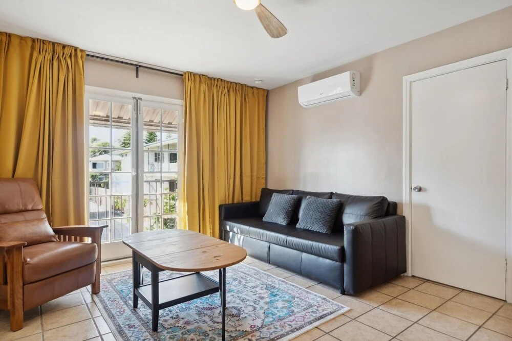 Hollywood Gem 1 Bedroom Apts by RedAwning
