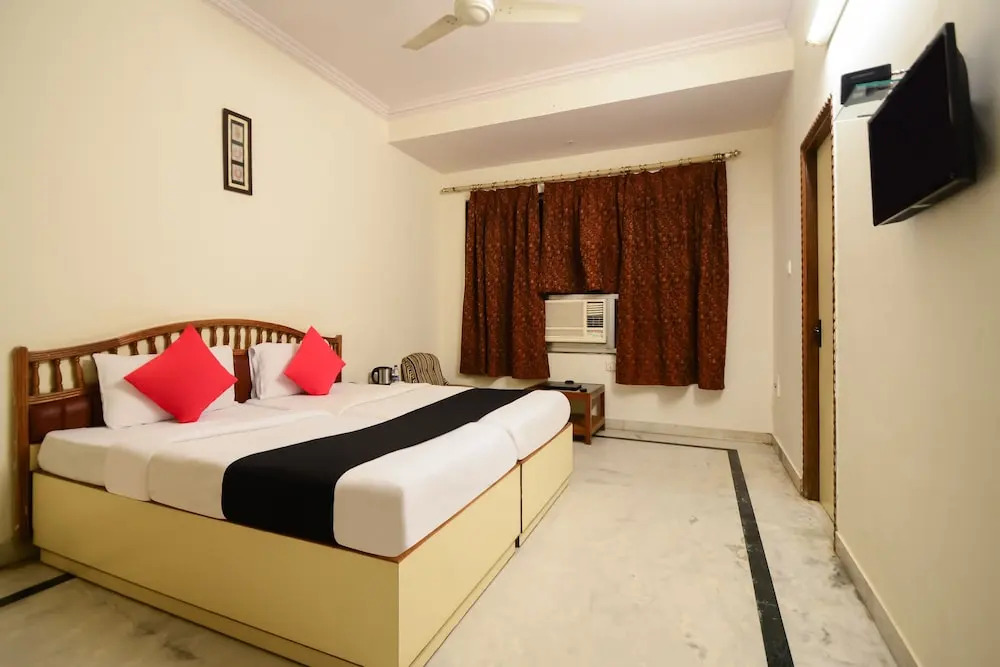 Capital O 7200 Hotel YKS