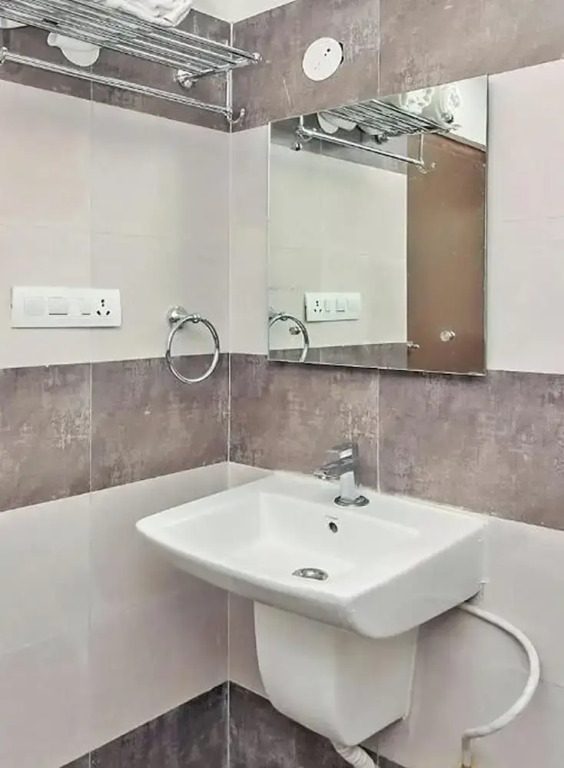 Sri Surabhi Luxurious Rooms