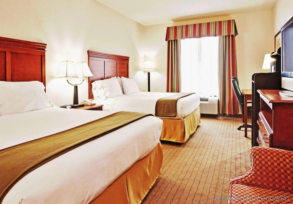 Holiday Inn Express & Suites Dyersburg by IHG