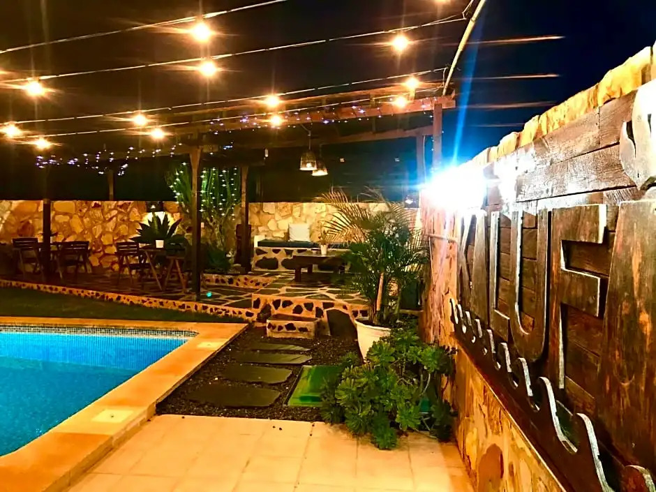 Kalufa Surf House