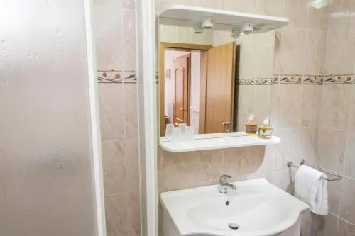 Rooms & Restaurant Ostarija