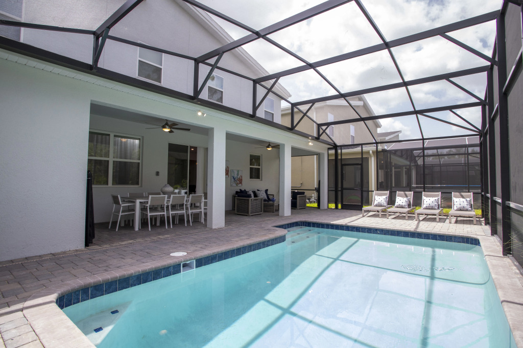 Super luxury home with cinema and game room near Disney