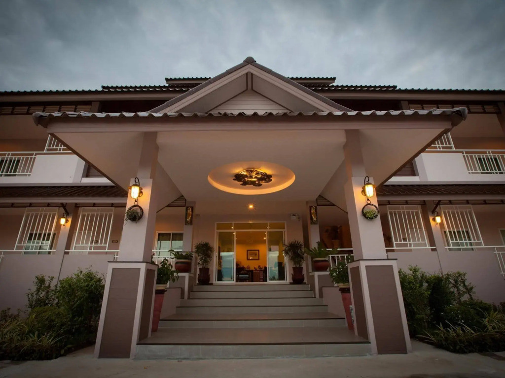 Chiang Kham Grand Villa
