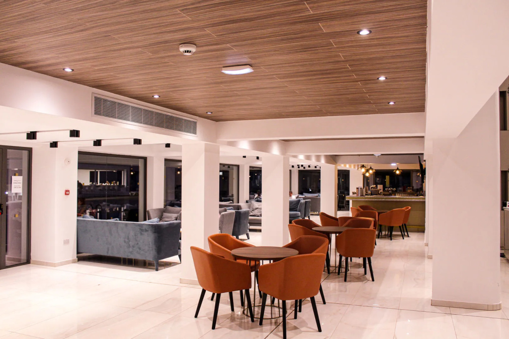Piere - Anne Beach Hotel