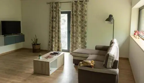 Dois Lagares House