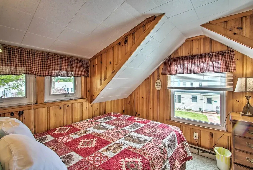 Sebago Lake Cottage w/ Patio + Beach Access!