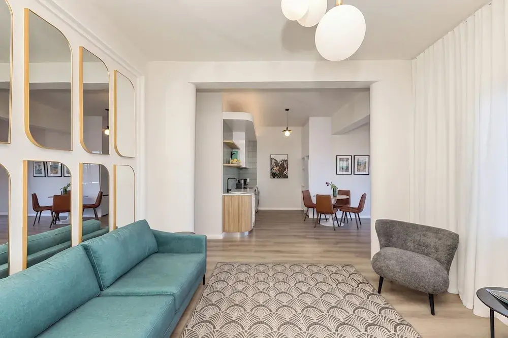 On the Beach in Camps Bay - Fully Equipped 2 Bedroom Apartment