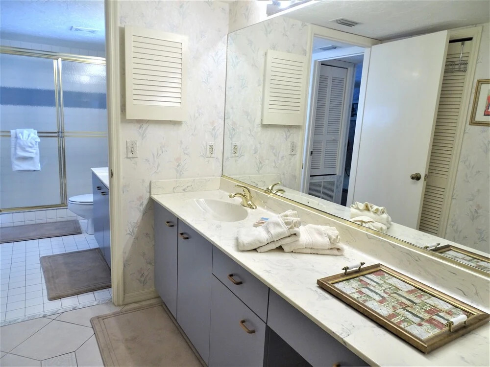 1225 Gulf and Bay Bayside 3 Bedrooms 2 Bathrooms Condo