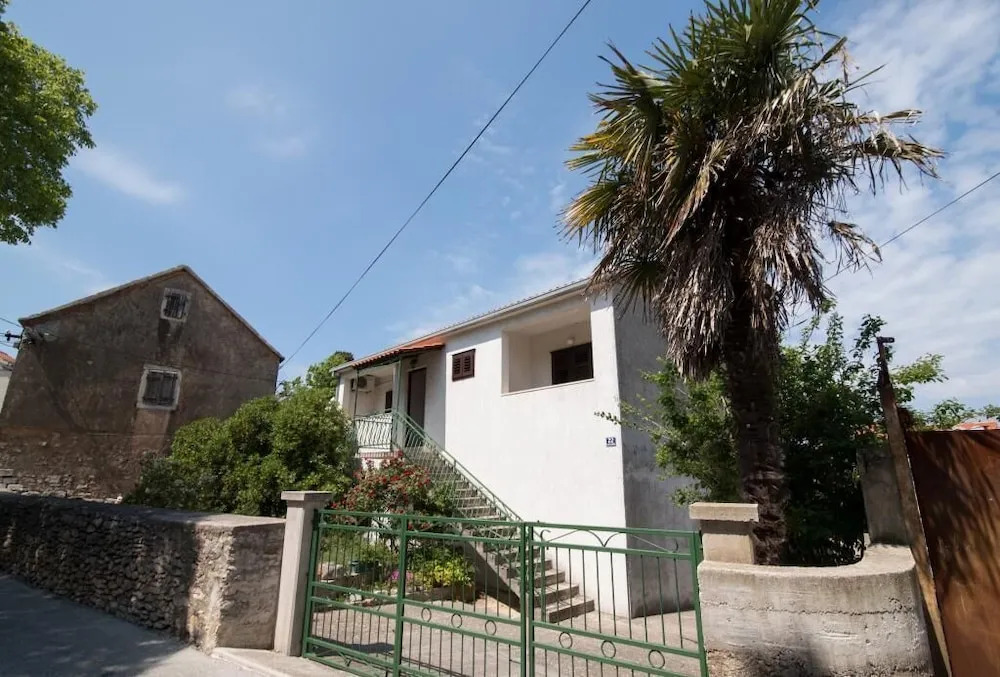 Apartment Alana -