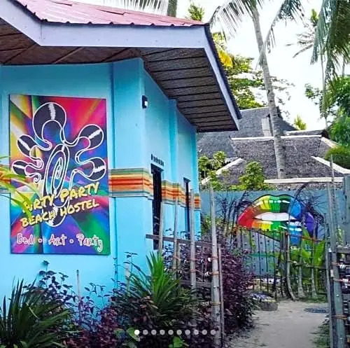 Arty Party Beach Hostel Dorm Room 5pax