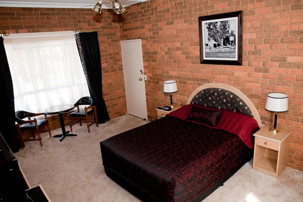 Charles sturt motor inn