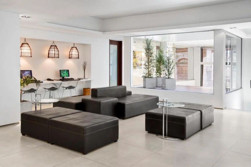 San Isidro Plaza Hotel