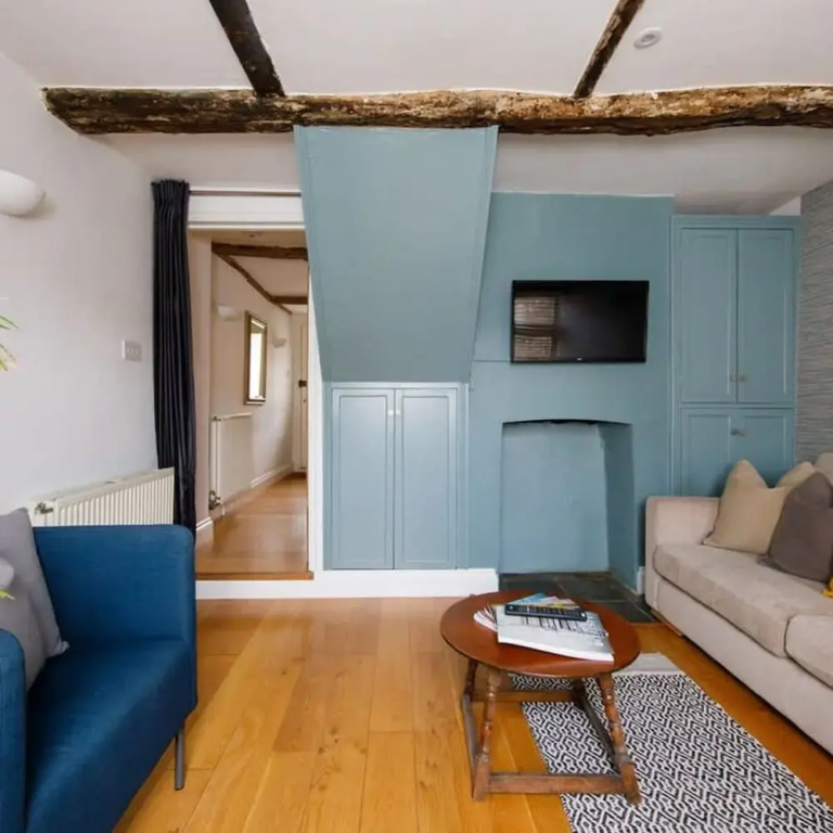 Charming 3bd Townhouse Right in the City Centre