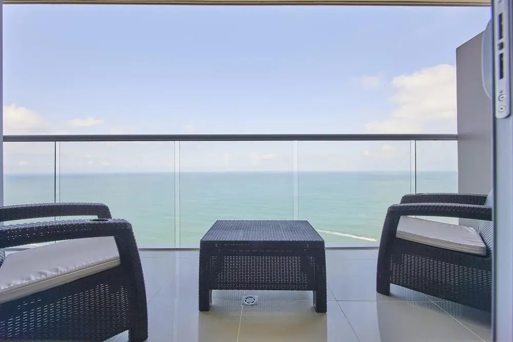 Beachfront Paradise With Outstanding Sunset Views