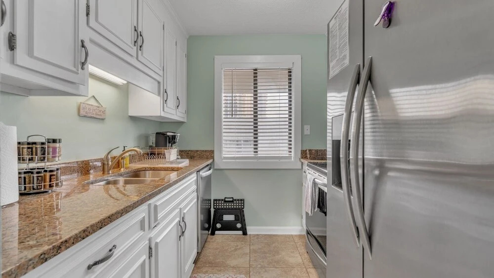 Kiana's Beach Retreat 2 Bedroom Condo by RedAwning