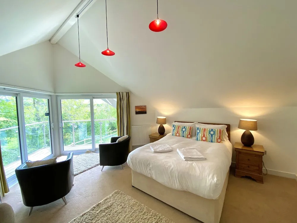 Trewhiddle Retreat V11 by Together Travel - Luxury 4-Bedroom Villa