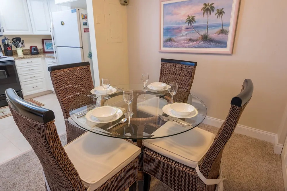 Anna Maria Island Club 20