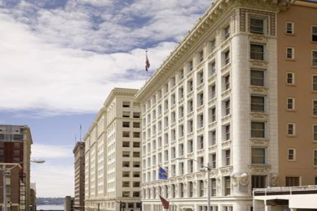 Arctic Club Hotel