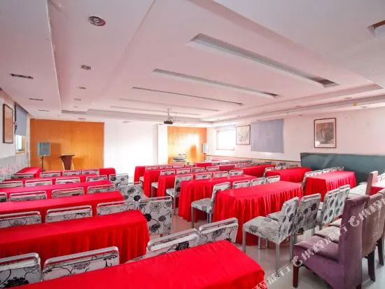 Fengcheng Hotel