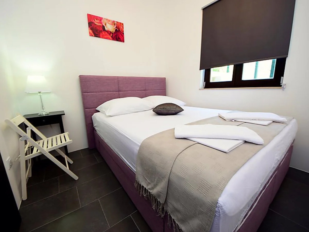 Lozna Residence 32551