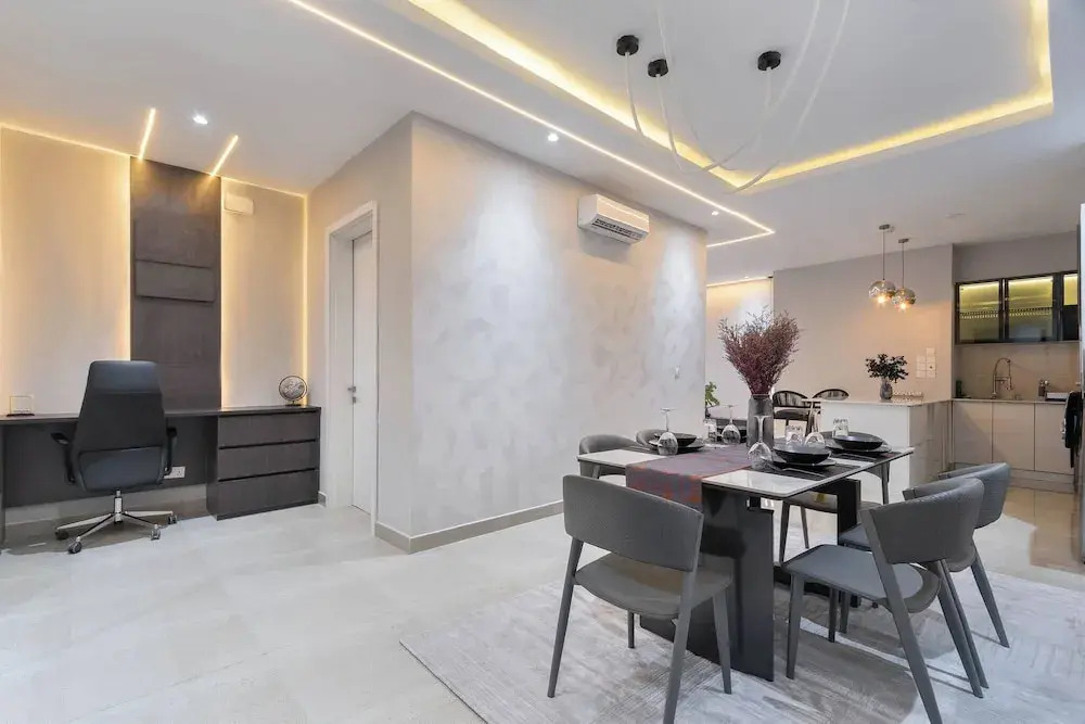 Chic Waterfront 2BR in Lekki Phase 1 - 5 Star Apt