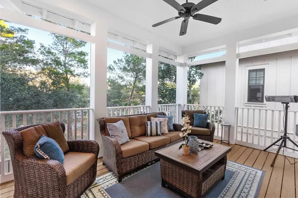 Seagrove Gardens Mins to the Beach, Santa Rosa Retreat w/ A+ Design