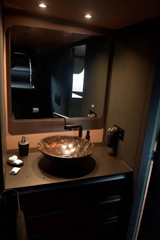 B&B Euphrate Houseboat