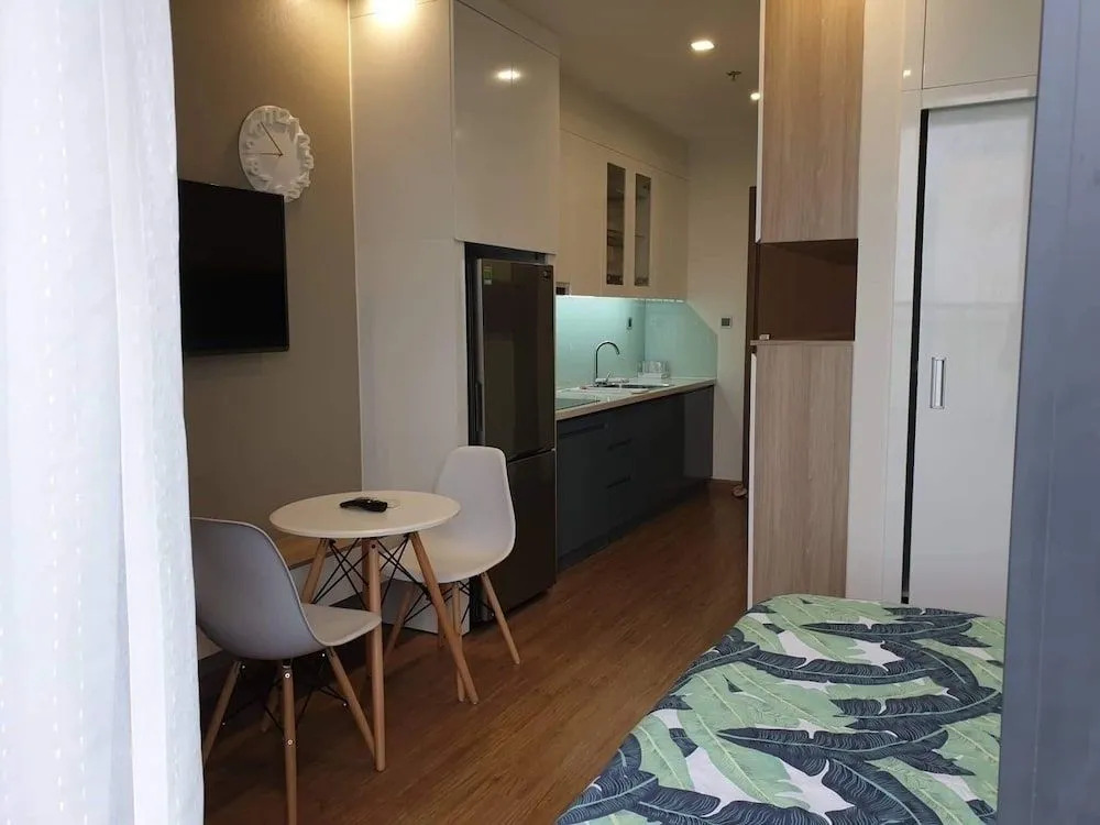 V-One Hotel