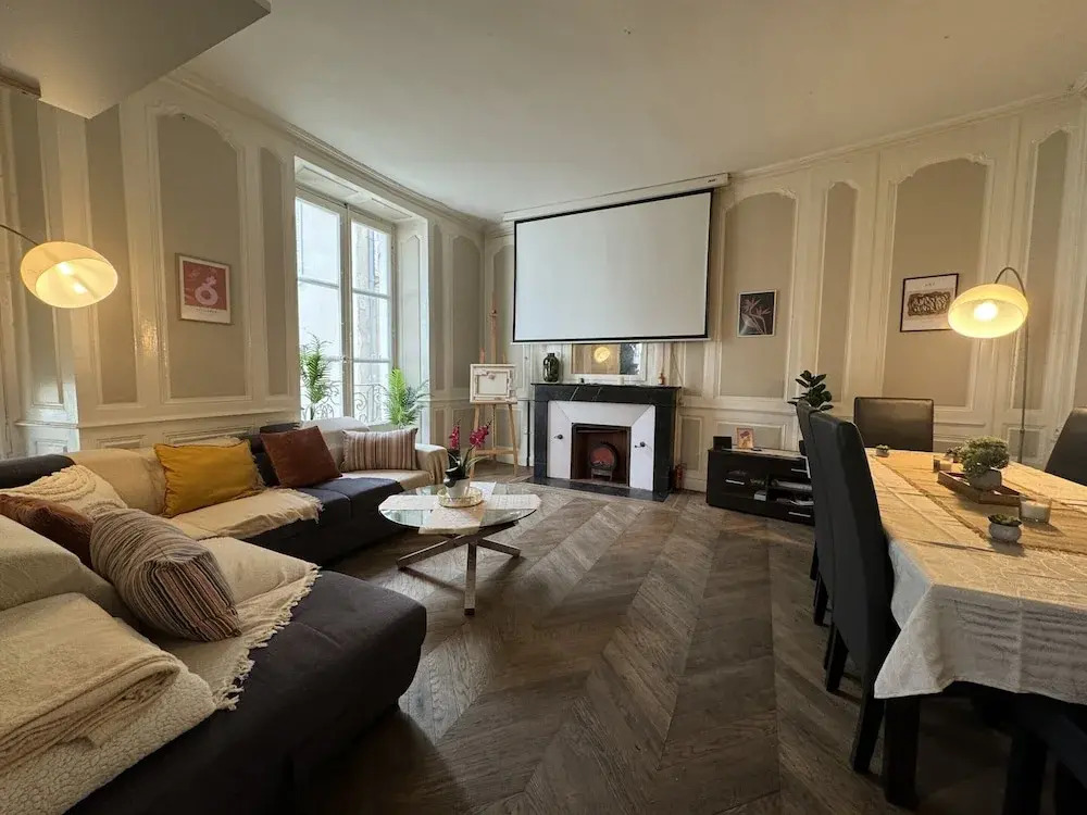 Villa in Le Mans Near Plantagenet City